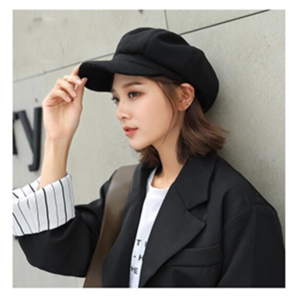 Classic Black Women's Newsboy Cap - Picture 4 of 4